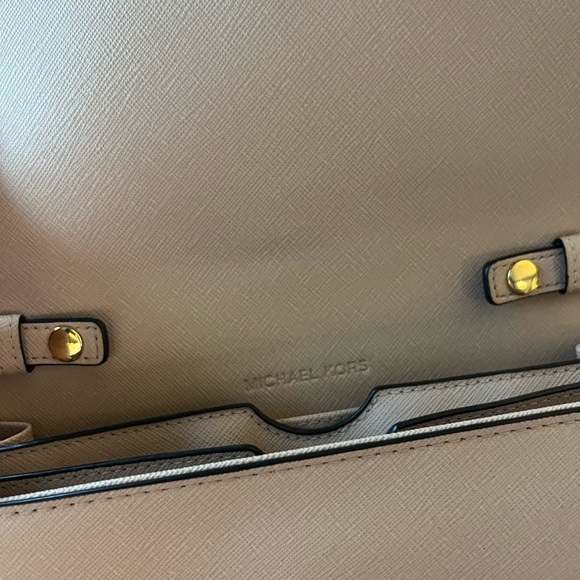 Michael Kors purse - Picture 3 of 3